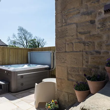 Country Cottage With Hot Tub - Pre-Heated For Your Arrival Buxton  Exterior photo