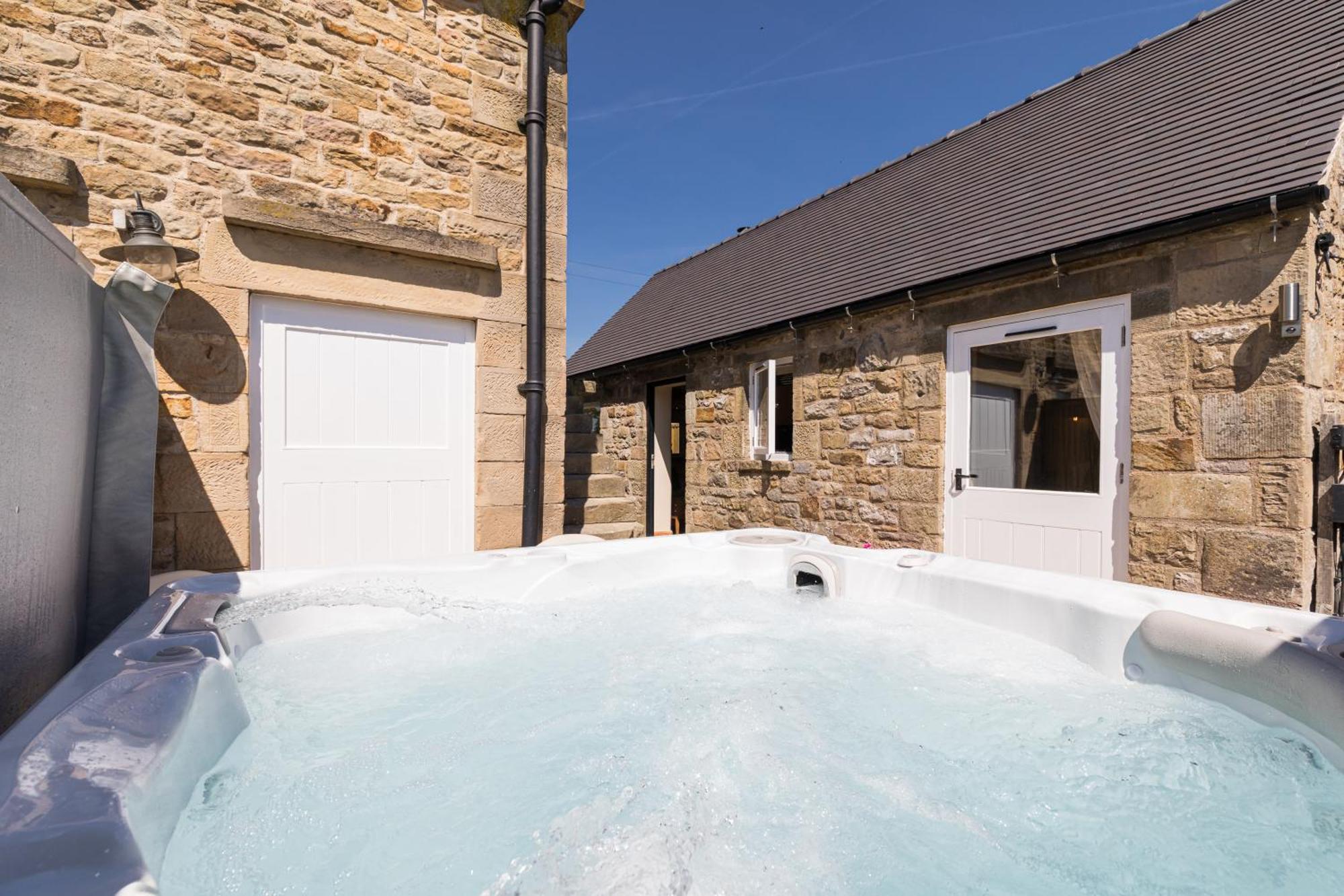 Country With Hot Tub - Pre-heated For Your Arrival